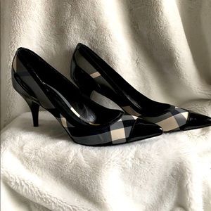 Burberry Black & White Nova Check Cap Toe Pump